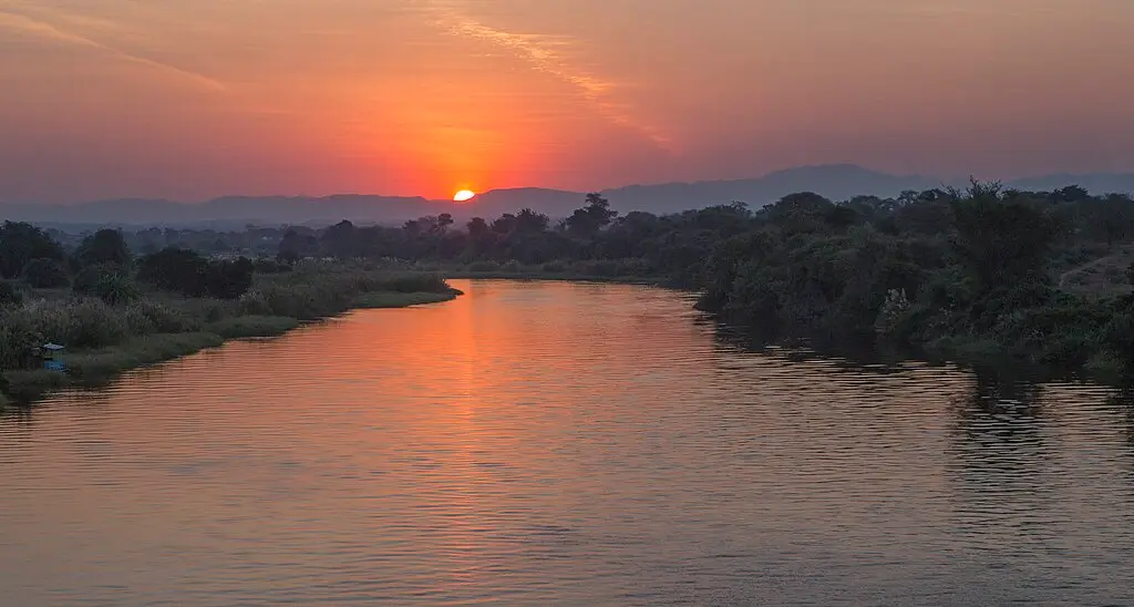 Zambia zonsondergang op de grens met Zimbabwe